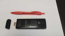Mini komputer Slimstick Kiano 2.0 mieszczący się w kieszeni
