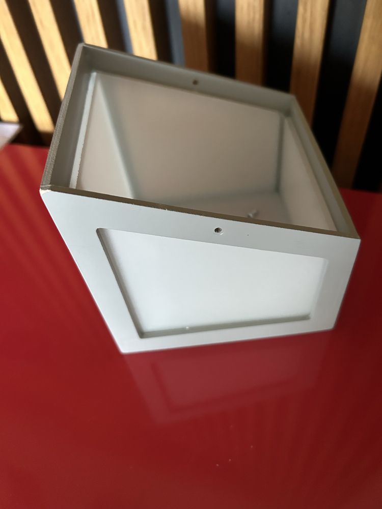 Oswietlenie, lampa