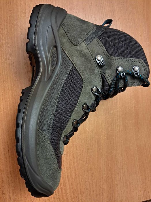 Трекинговые ботинки  LOWA GORE-TEX 41 размер