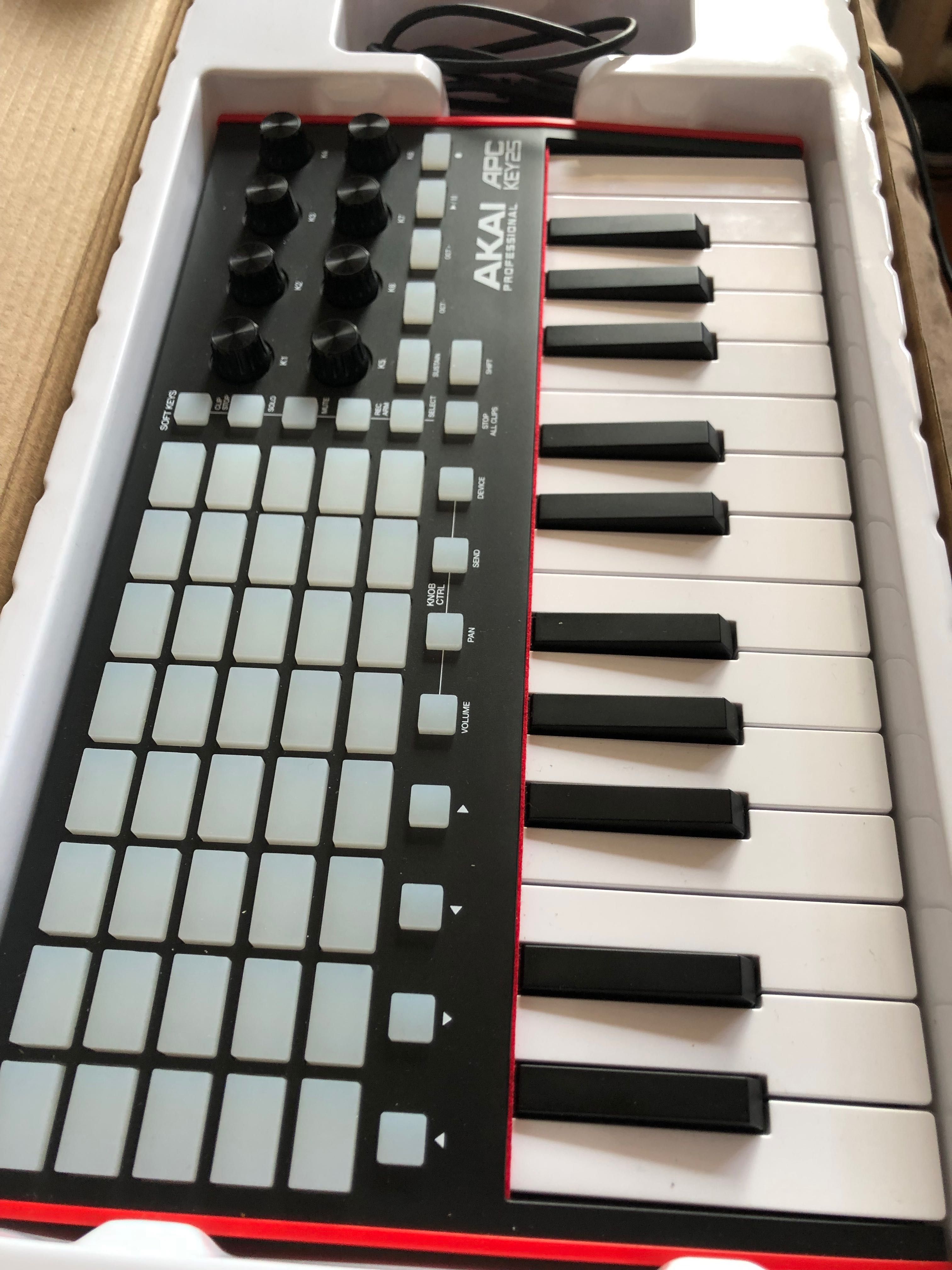 Akai APC Key 25 MK2 — нова MIDI-клавіатура для Ableton Live