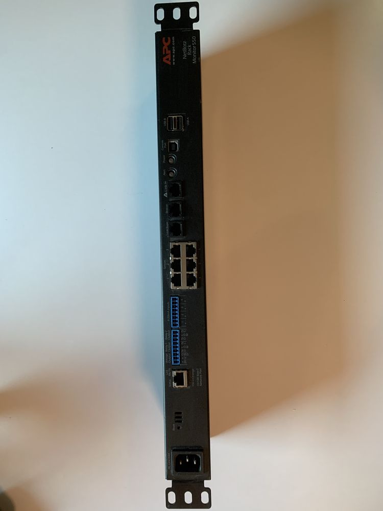 NetBotz Rack Monitor 550 (б/у)
