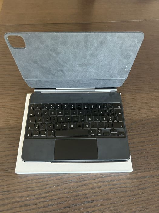 Magic Keyboard para iPad 11”