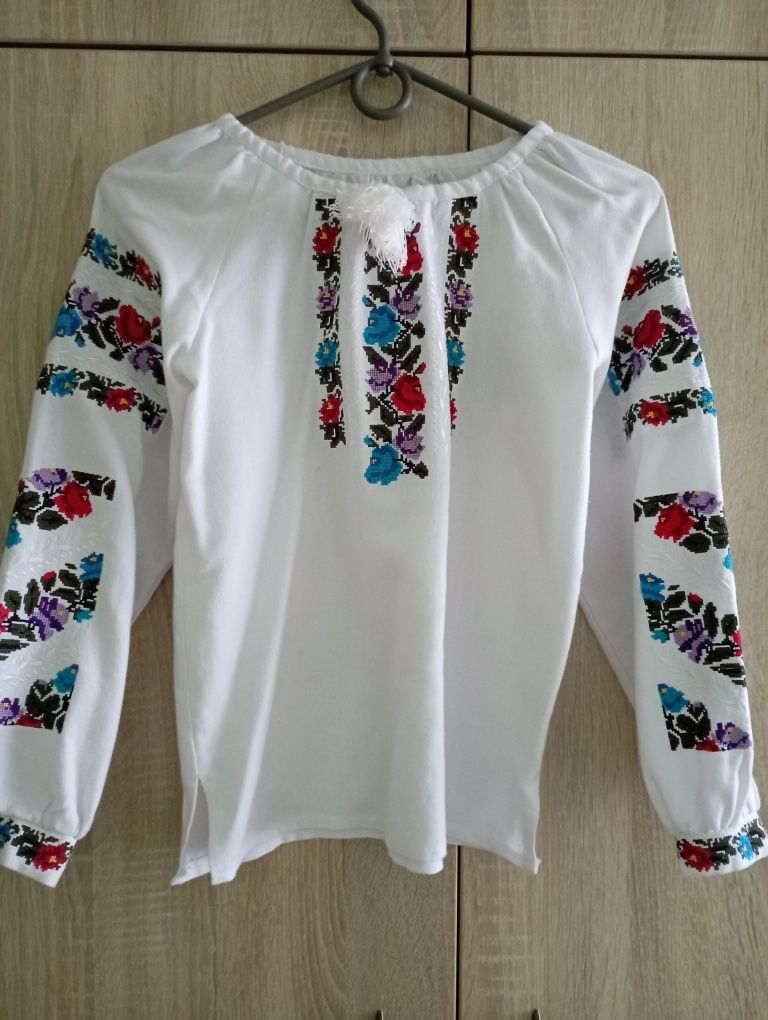 Вишиванка для дівчинки