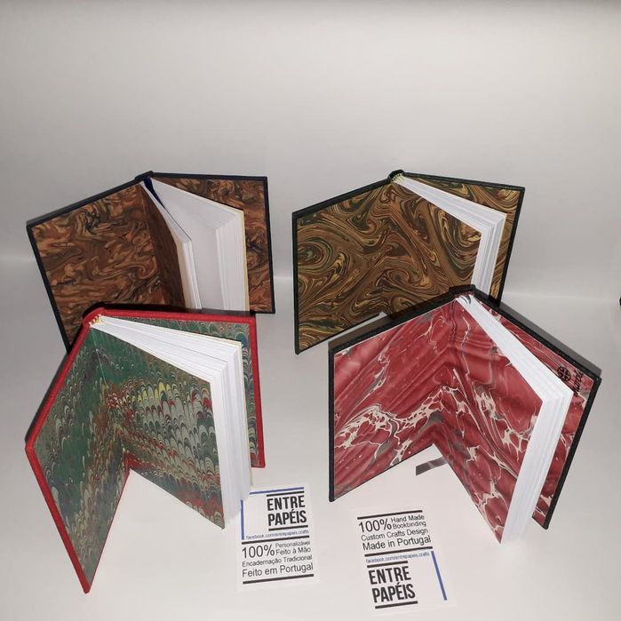 À antiga: Livro de Apontamentos encadernação com Papel Marmoreado