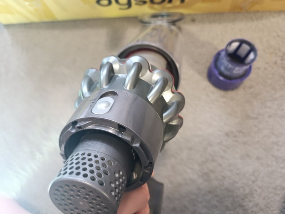 Пилосос dyson v10