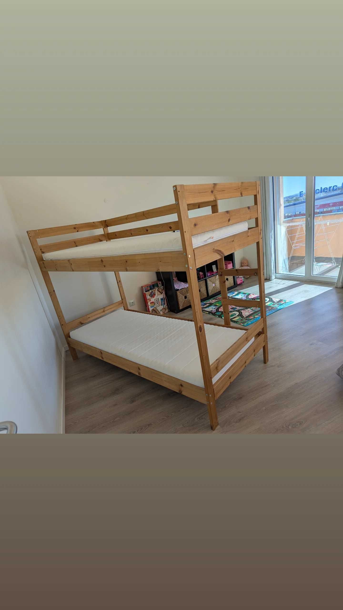 Cama Beliche IKEA MYDAL + 2 colchões IKEA