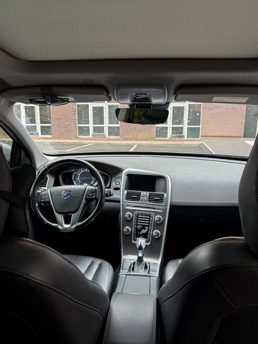 Volvo XC60 2015 року