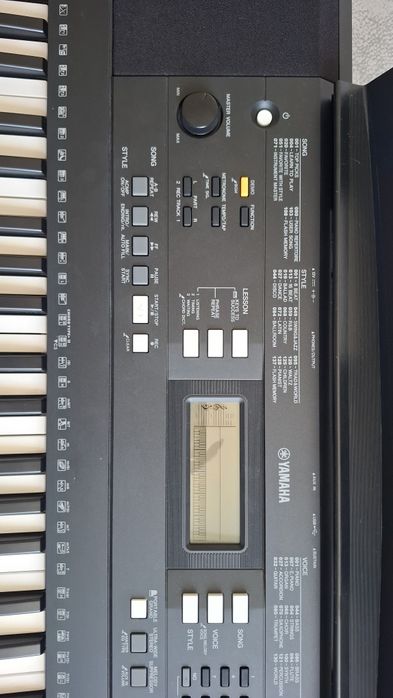 Синтезатор Yamaha per e343
