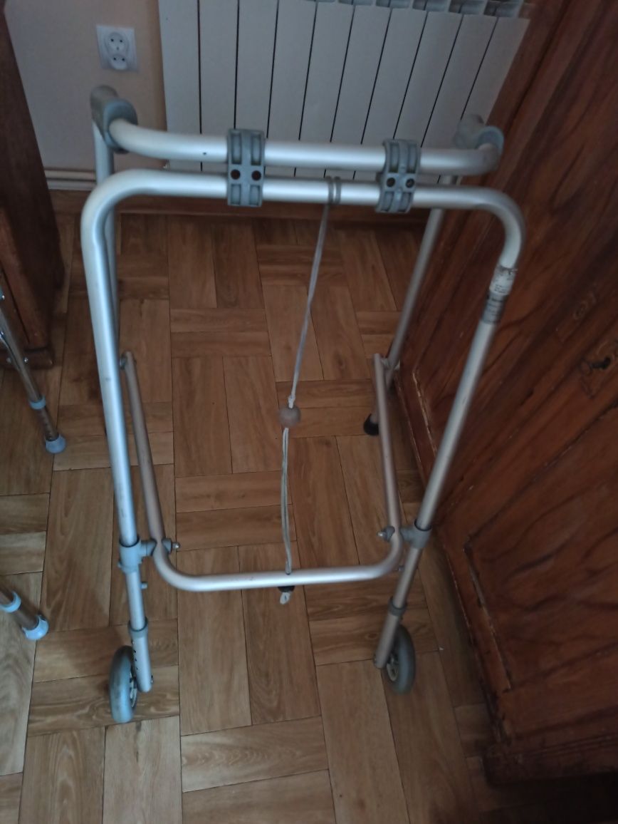 Chodzik balkonik dla osoby niepełnosprawnej