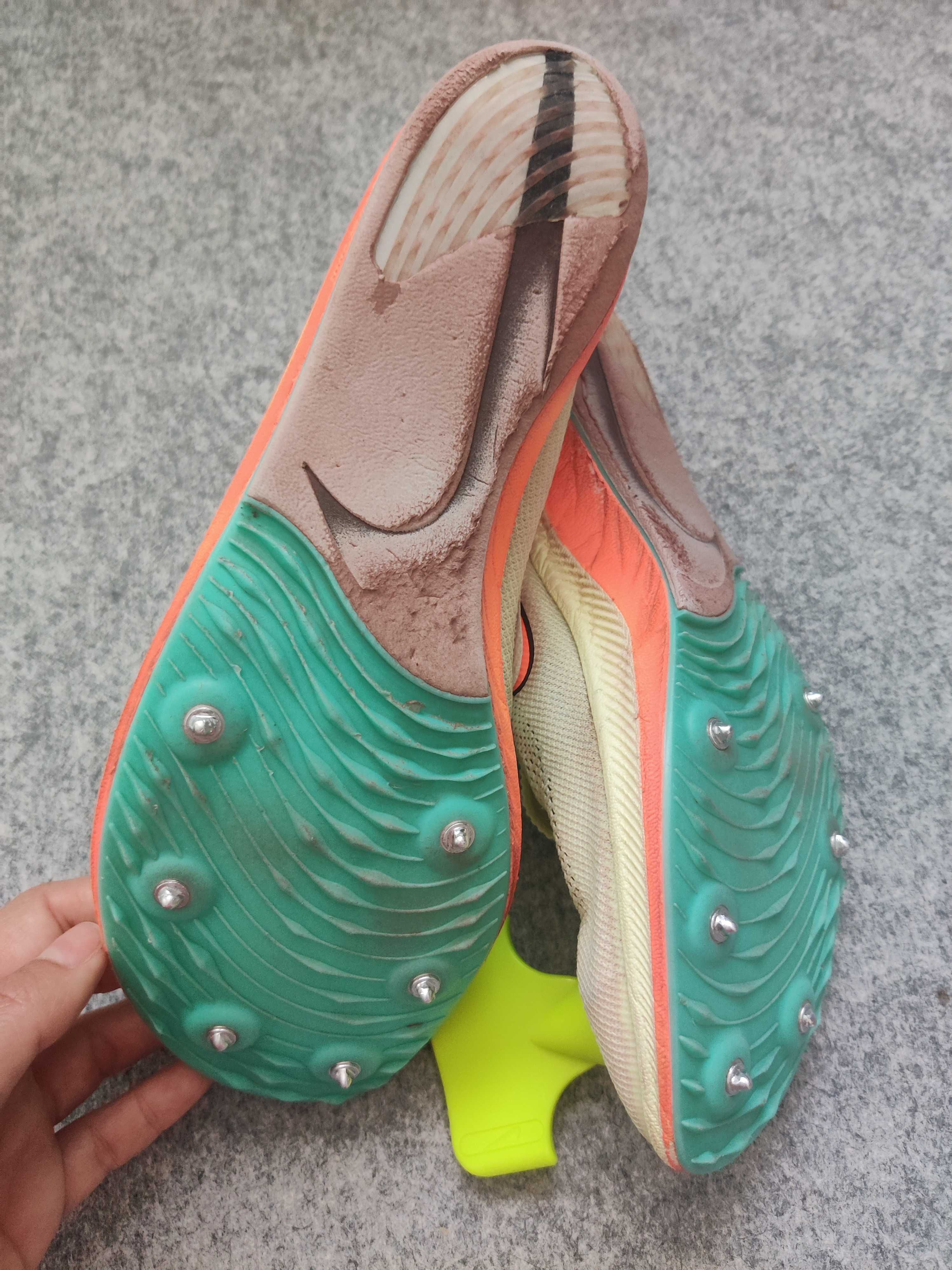 Sapatos bicos Nike Dragonfly tamanho 40