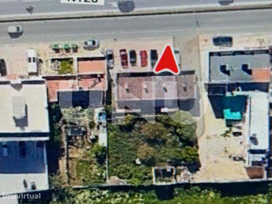 Casa Antiga com Potencial para Construção, em Patacão - Faro