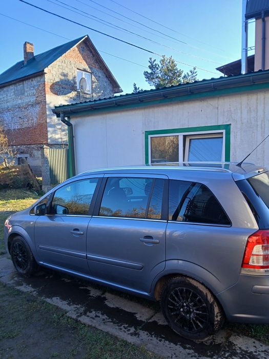 Опель Зафіра 2011