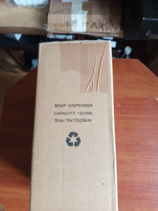 Bezkontaktowy Dozownik Automatyczny - Higiena i Duża Pojemność