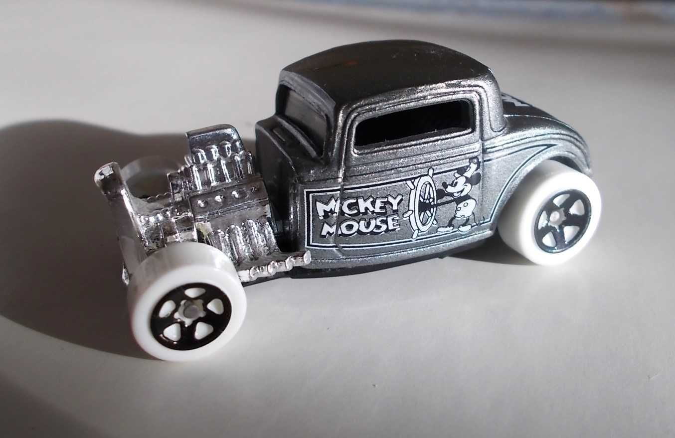 Hot Wheels - 1932 Ford - Mickey Mouse 90th Anniversary Series, 2018