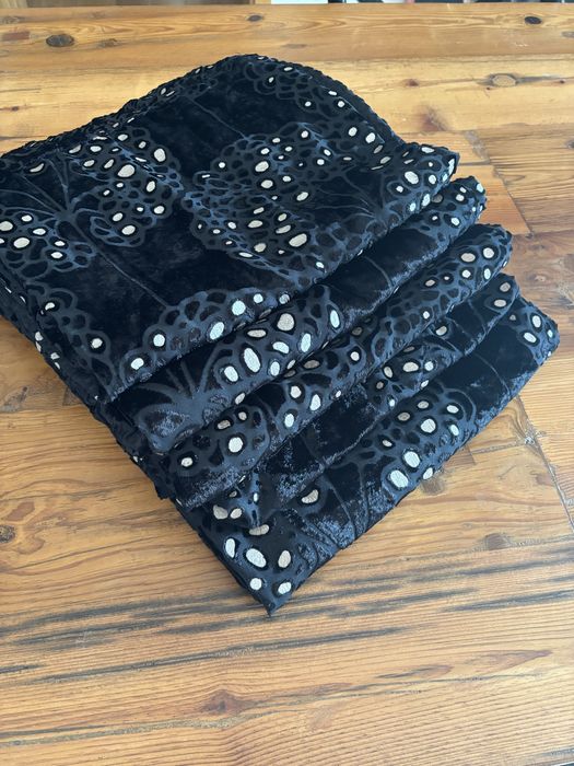 Cortinados veludo arvores com transparência Gato Preto 25€ cada