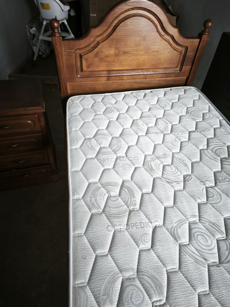 Quarto solteiro em bom estado