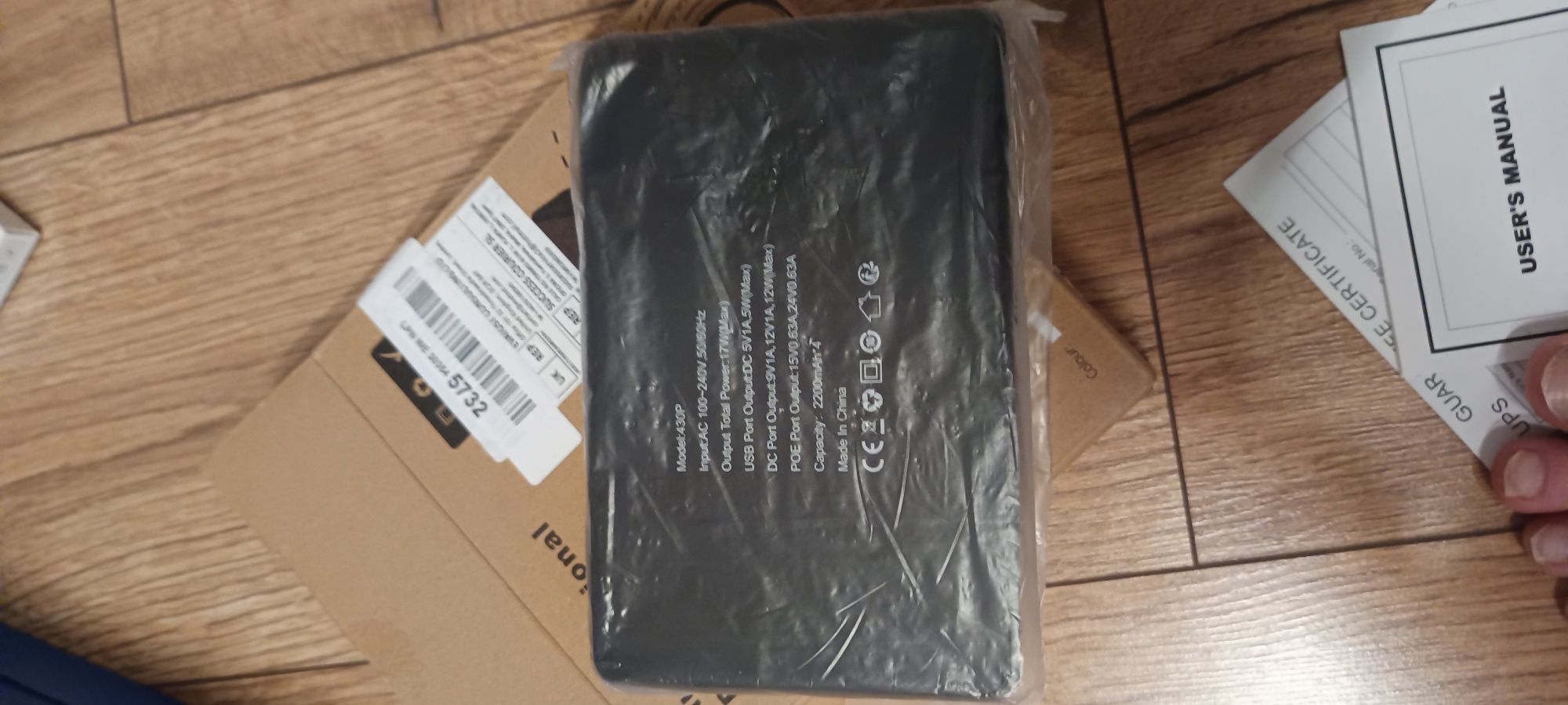 Mini UPS przenośny zasilacz awaryjny z baterią Power Bank