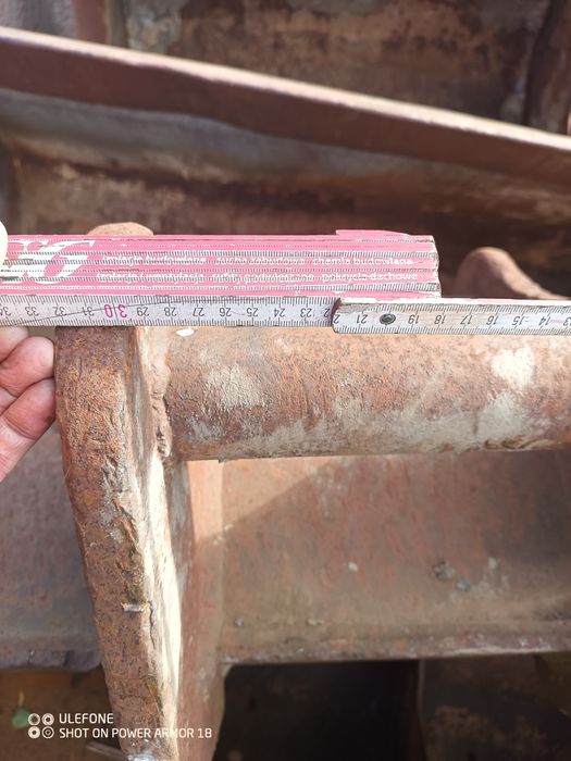 Łyżka 150cm do koparki 20-30 ton case fi70 300x400