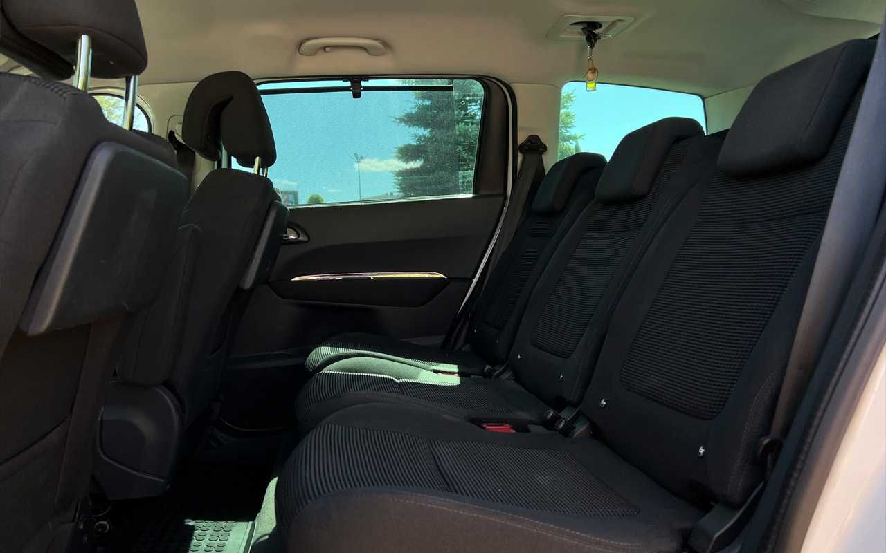 Peugeot 5008 2012