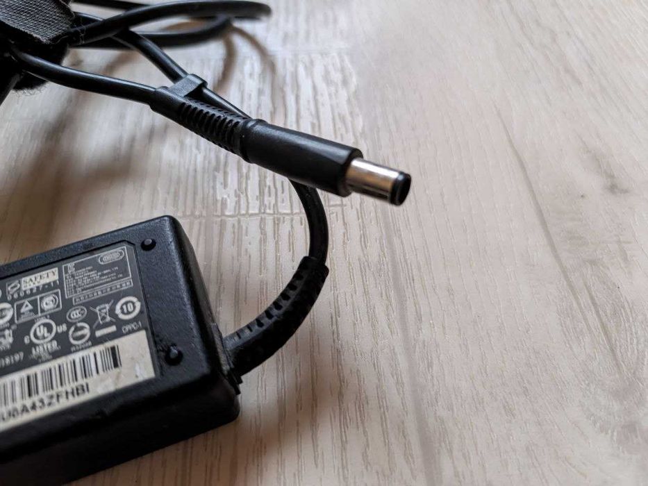 Блок живлення для ноутбука