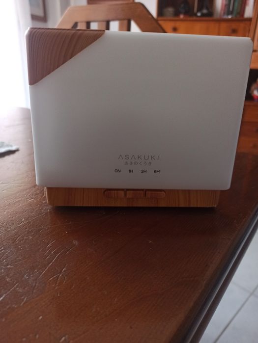 Difusor de óleos essenciais/ humidificador de ambiente