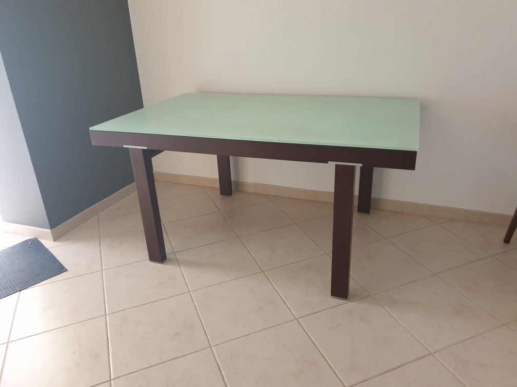 Conjunto mesa de jantar extensivel + cadeiras, madeira maciça