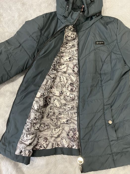 Курточка весняна