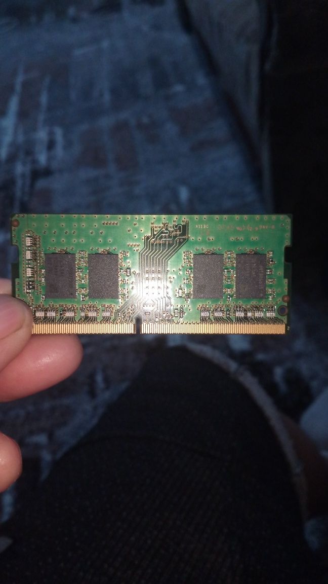 Оперативная память samsung DDR4-4G