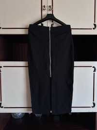 Czarna spódnica z zamkiem rozmiar M