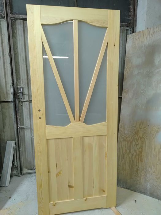 Drzwi drewniane sosnowe wewnętrzne