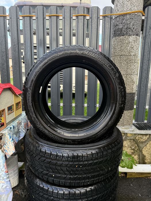 Резина 235/60R18 bridgestone Зима.
