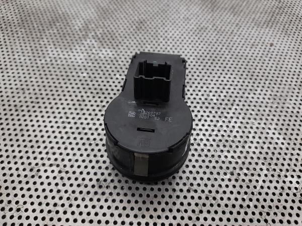 Botão / interruptor de luzes OPEL Astra J Sports Tourer