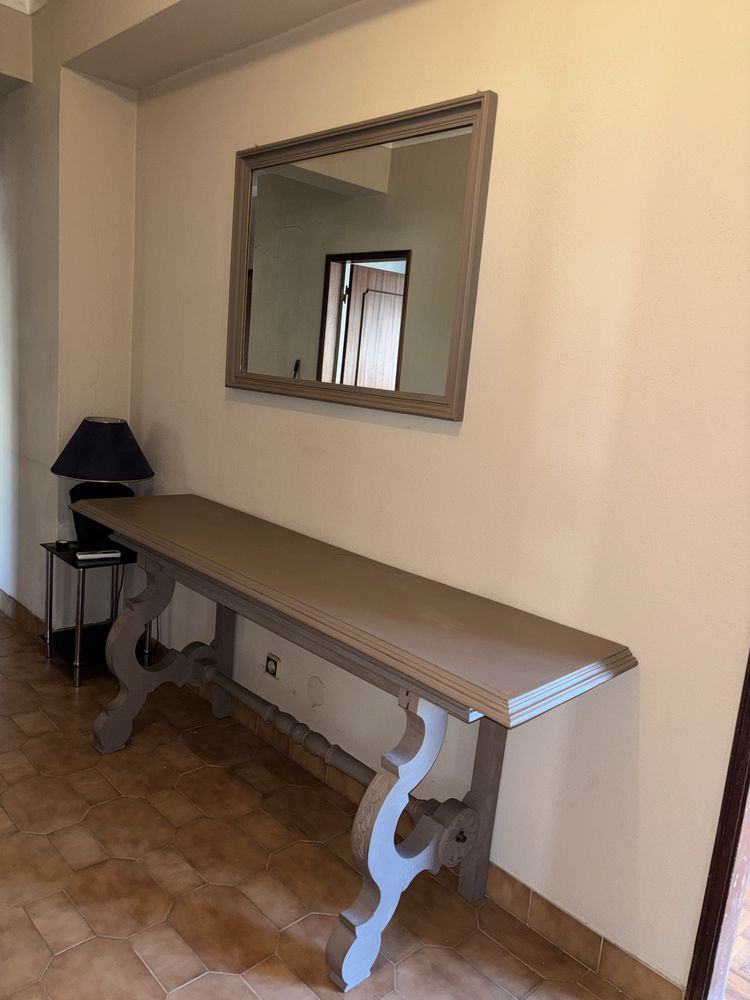 Mesa E espelho entrada