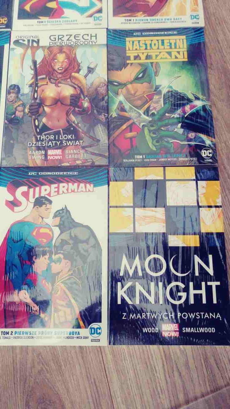 Komiksy DC Odrodzenia. Superman, Batman Flash, Moon Knight. Folia