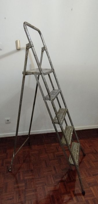 Escadote de alumínio