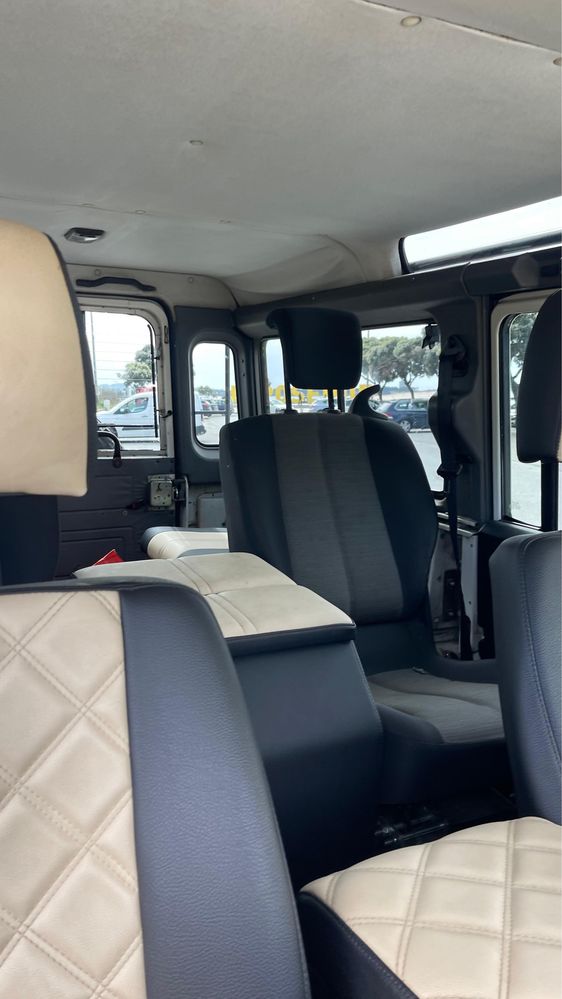 Land Rover Defender 110 TD5 9 lugares