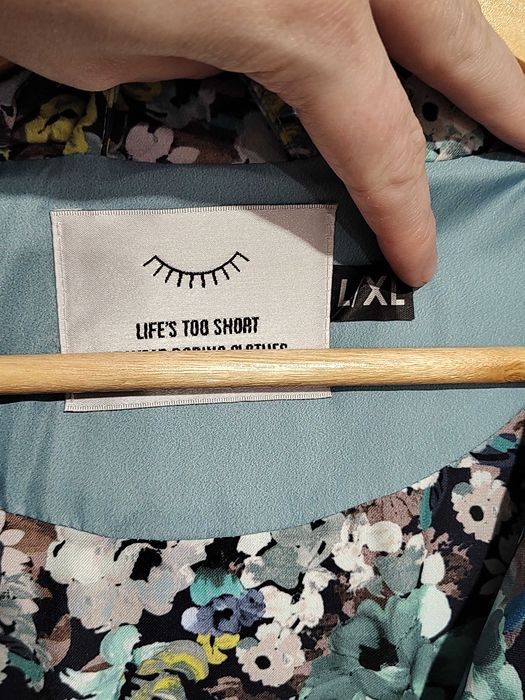 Długa kamizelka NAOKO z kwiatkami Lost Memories rozmiar L/XL