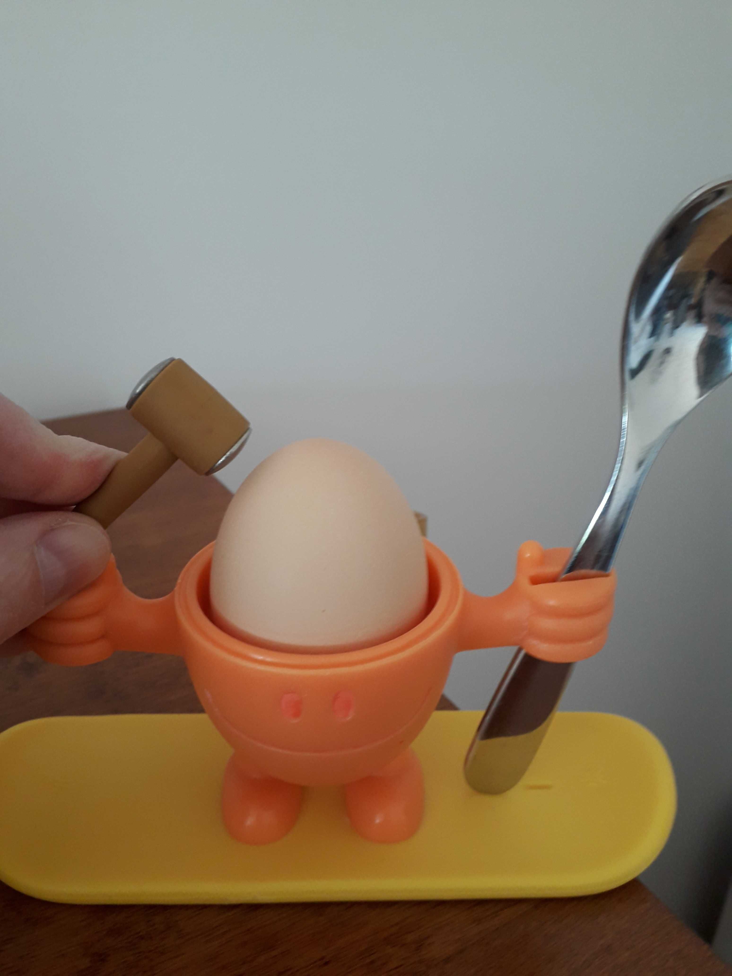 Kieliszek z podstawką na jajko dla dzieci McEgg firmy WMF