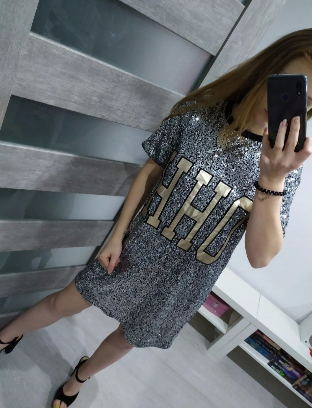 Sukienka T-shirt cekinowa H&M 34 XS