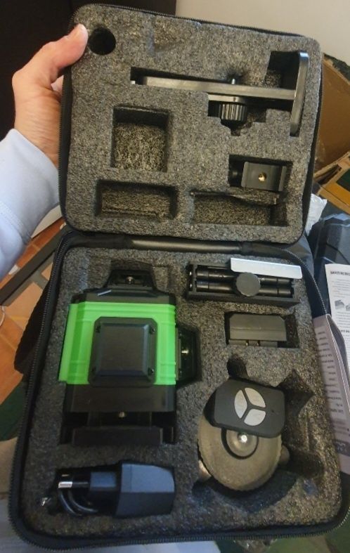 nivel laser 16 linhas com tripé como novo