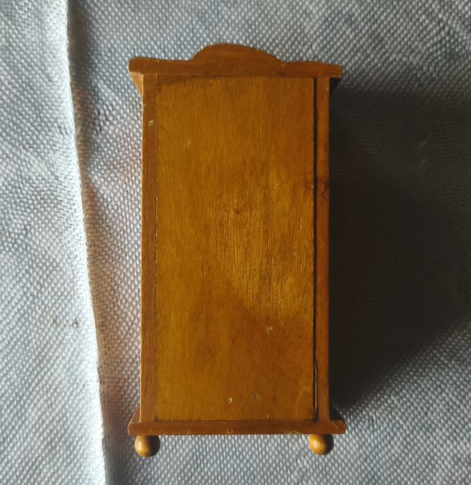 Armário quarto casa de bonecas