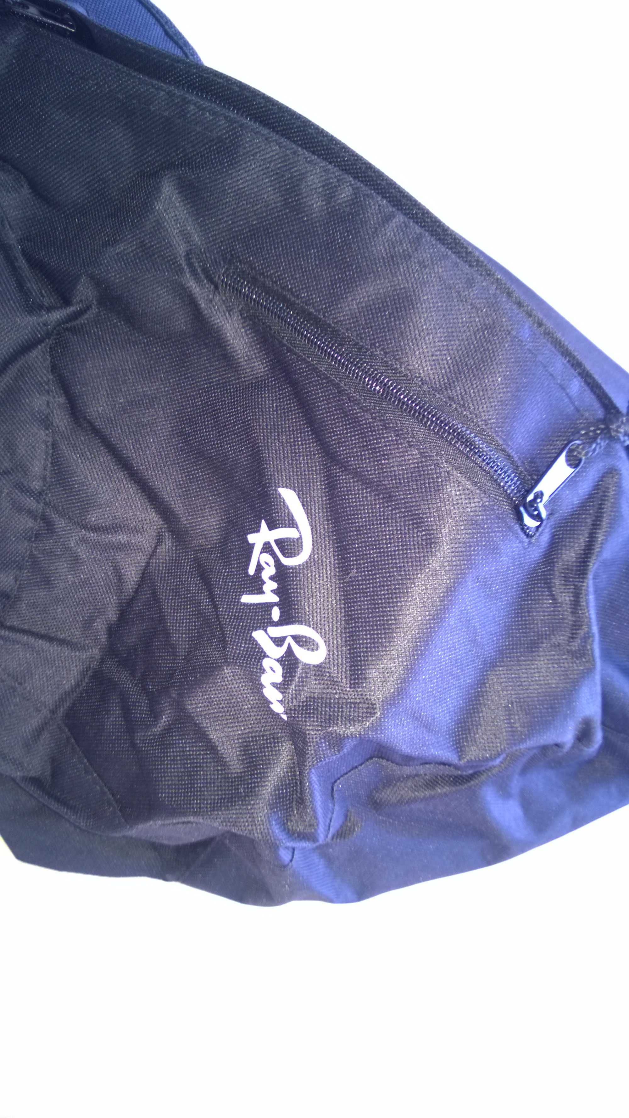 Mochila Preta Ray-Ban, com fecho, nova