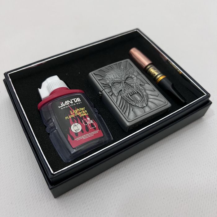 Безиновая зажигалка Kantai r14 + бензин форма Zippo