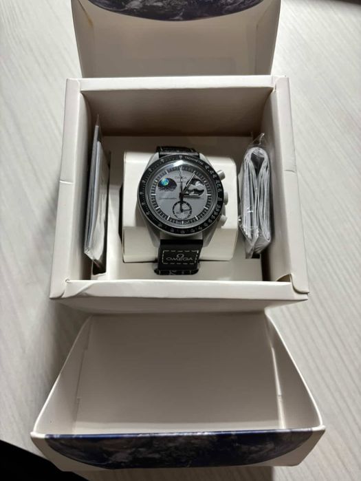 Часи OMEGA x swatch