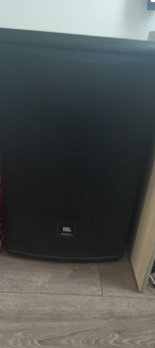 Sprzedam glosnik jbl eon 715