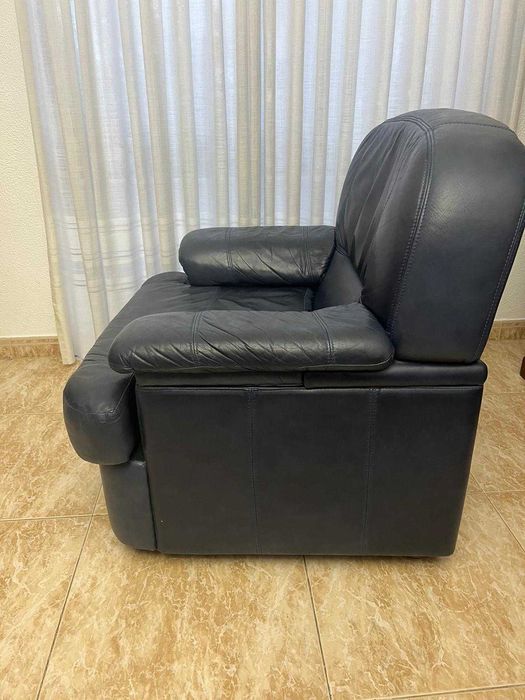 Cadeirões em pele Azul escura (2x unidades)