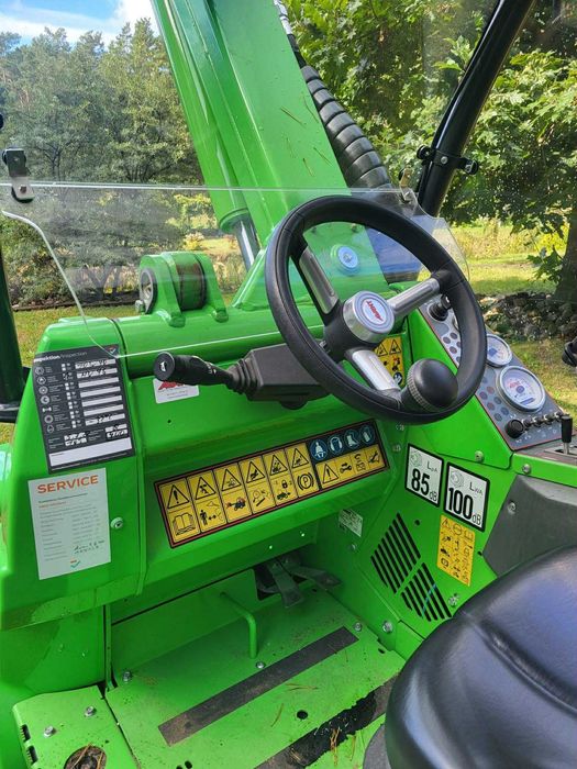 Mini ładowarka Avant 640 demo