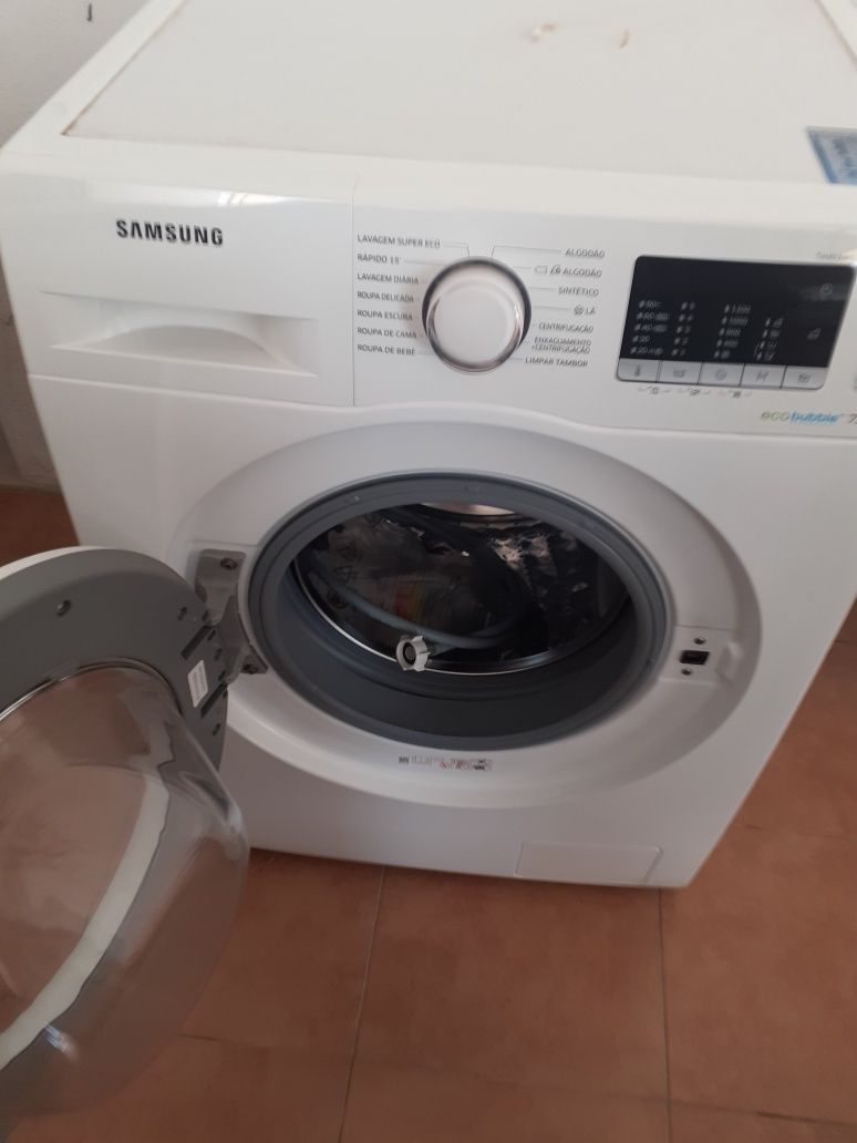 Vende-se máquina nova de lavar roupa de 7 kilos