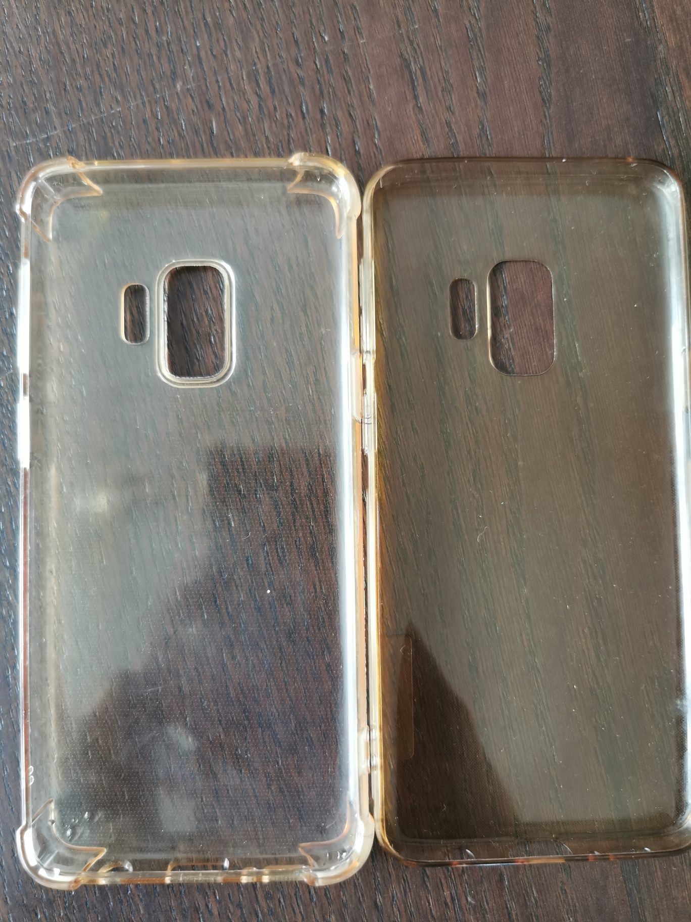Dwa etui Samsung s9