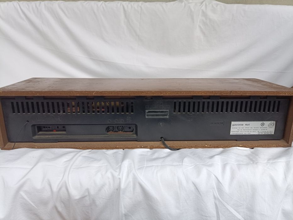 Вінтажне радіо Telefunken Gavotte 401